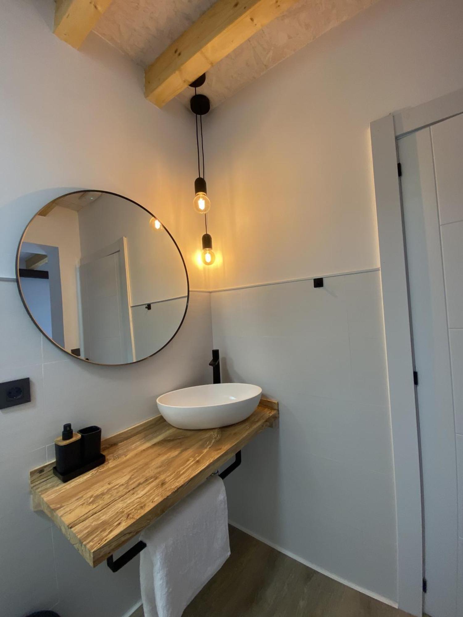 La Casa Del Barbero Villa Torrelavega Eksteriør billede